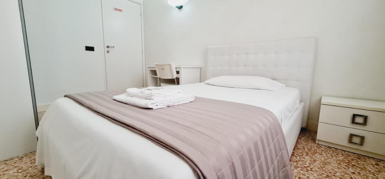 Locazione Turistica Gioia Bed & Breakfast Падуа Екстериор снимка