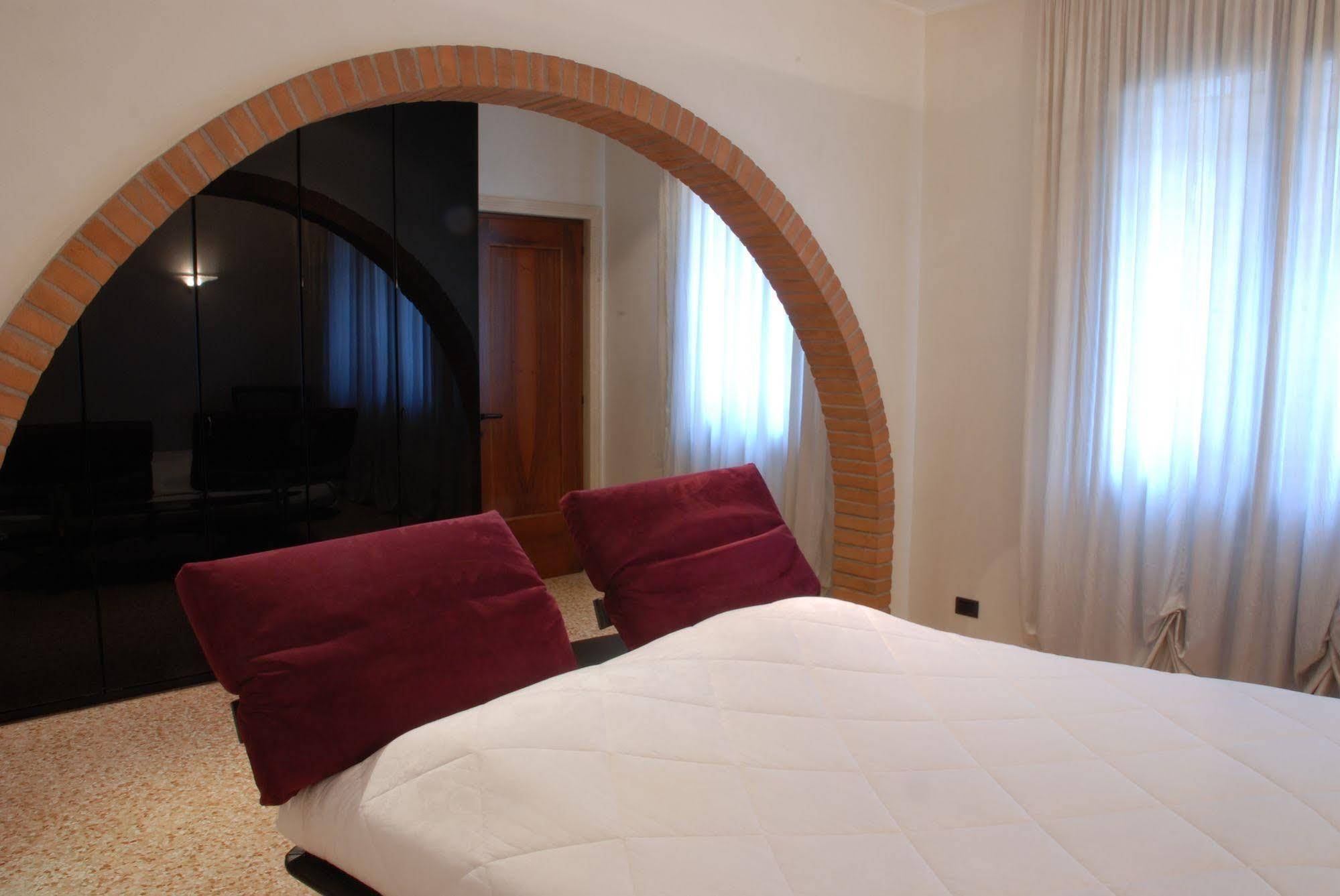 Locazione Turistica Gioia Bed & Breakfast Падуа Екстериор снимка