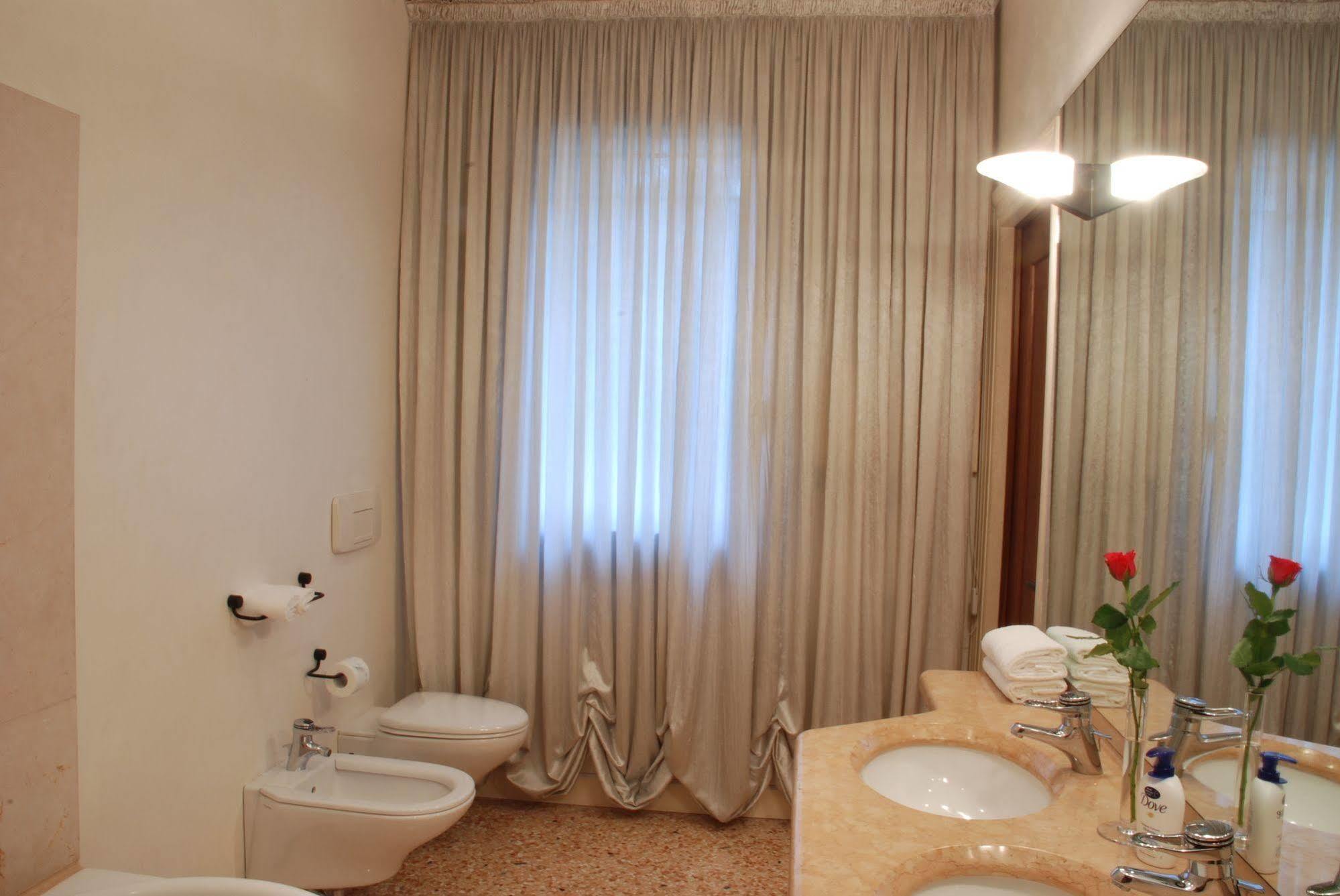 Locazione Turistica Gioia Bed & Breakfast Падуа Екстериор снимка