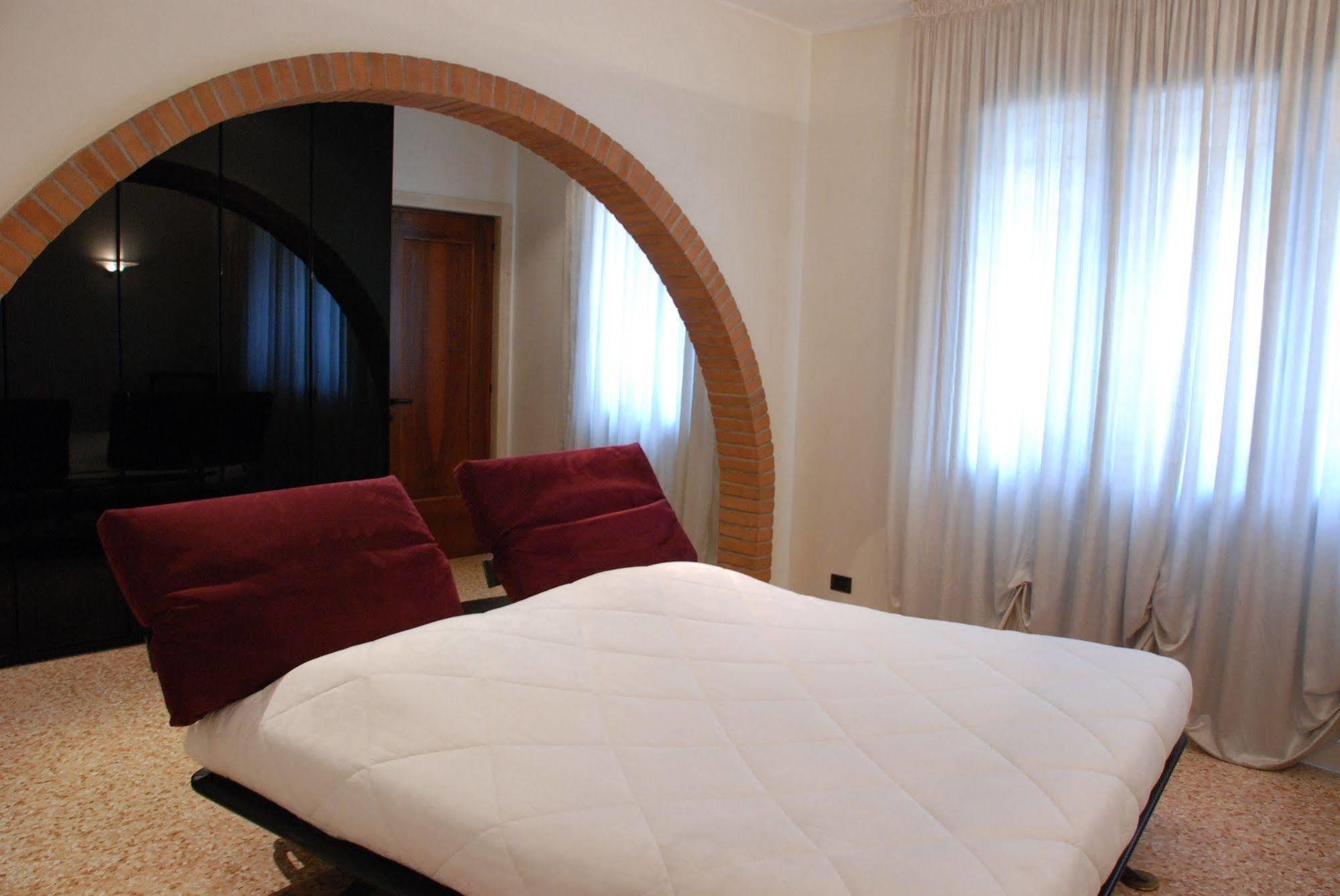 Locazione Turistica Gioia Bed & Breakfast Падуа Екстериор снимка